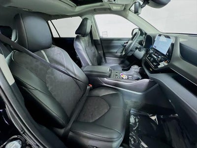 2024 Toyota Highlander Hybrid XLE