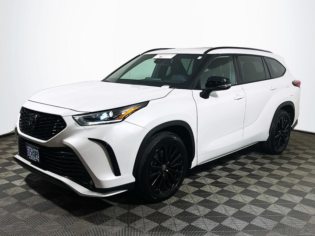 2025 Toyota Highlander XSE