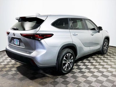 2024 Toyota Highlander XLE