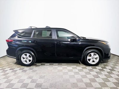 2023 Toyota Highlander LE