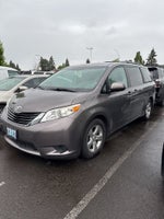2013 Toyota Sienna LE 8 Passenger
