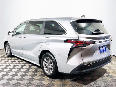 2024 Toyota Sienna LE 8 Passenger