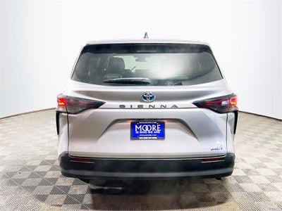 2024 Toyota Sienna LE 8 Passenger