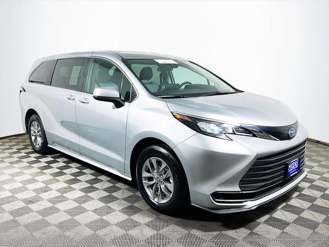 2024 Toyota Sienna LE 8 Passenger