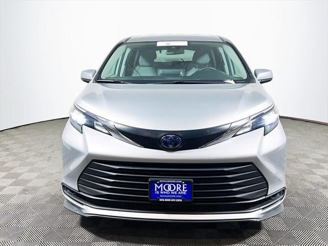 2024 Toyota Sienna LE 8 Passenger