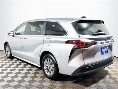 2024 Toyota Sienna LE 8 Passenger