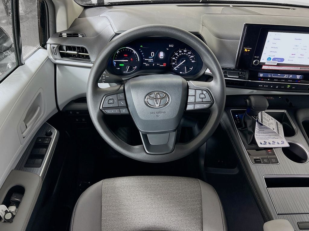 2025 Toyota Sienna LE 8 Passenger