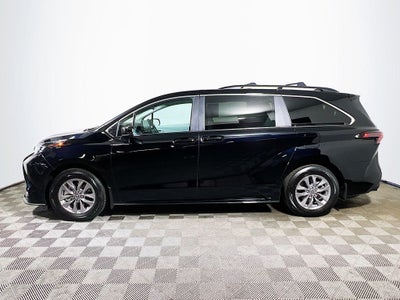 2025 Toyota Sienna LE 8 Passenger