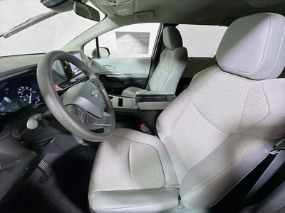 2025 Toyota Sienna LE 8 Passenger