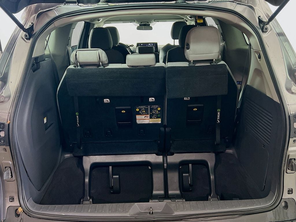 2022 Toyota Sienna LE 8 Passenger