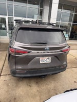 2022 Toyota Sienna LE 8 Passenger