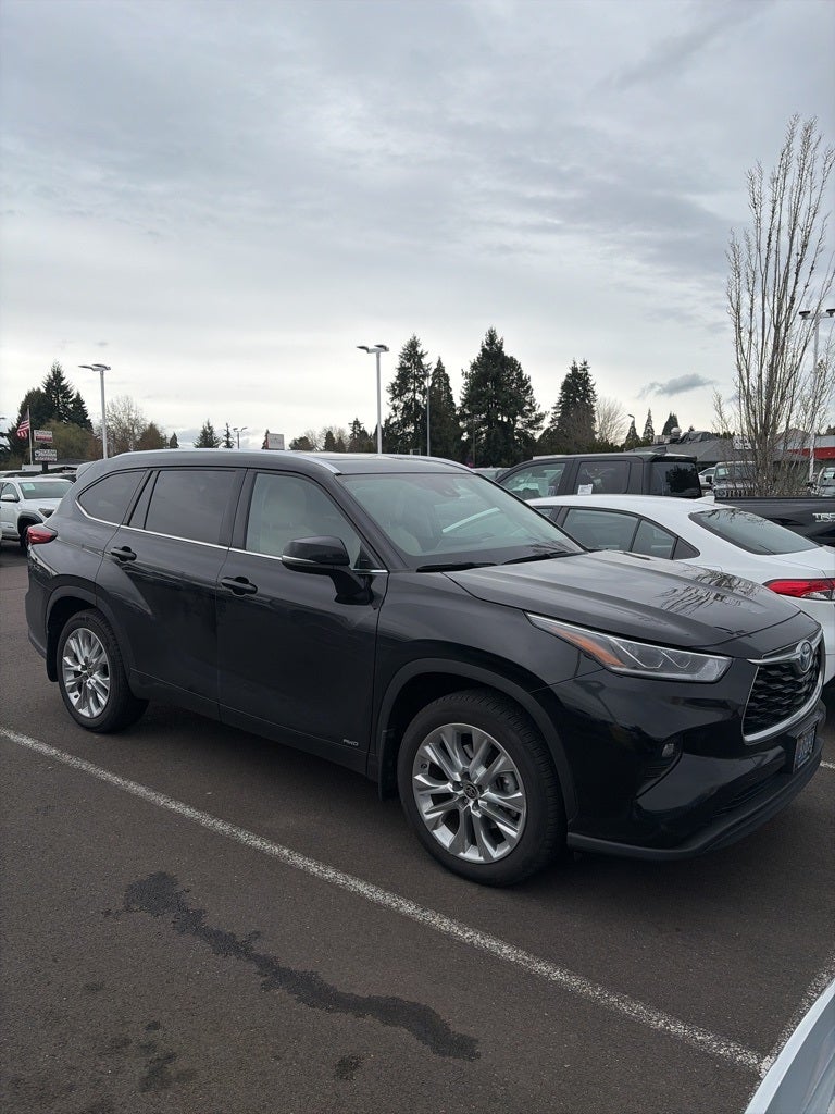 2022 Toyota Highlander Hybrid Limited