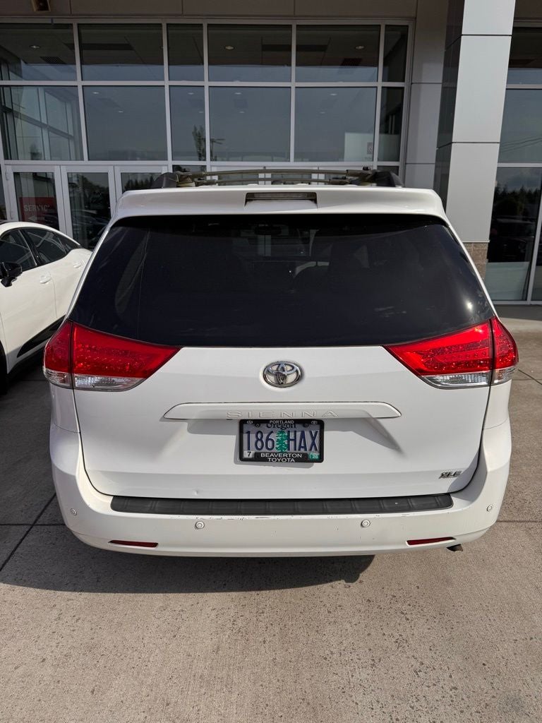 2014 Toyota Sienna XLE 8 Passenger