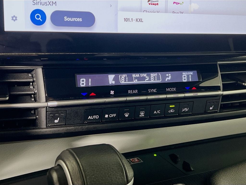 2025 Toyota Sienna XLE 8 Passenger