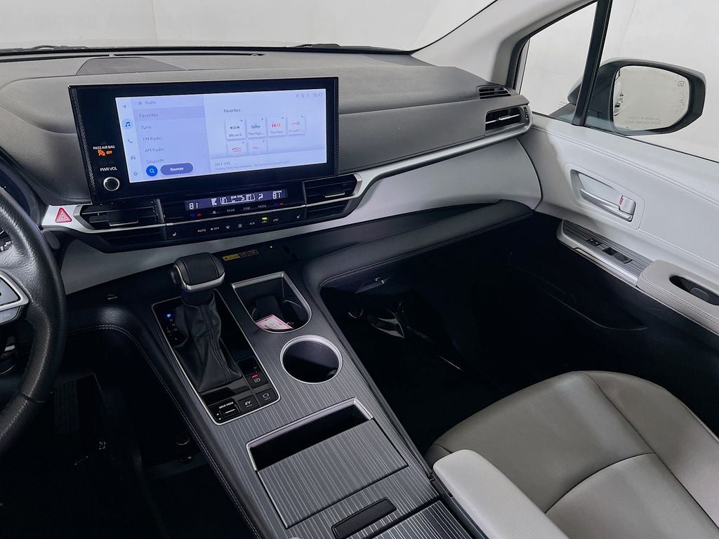 2025 Toyota Sienna XLE 8 Passenger