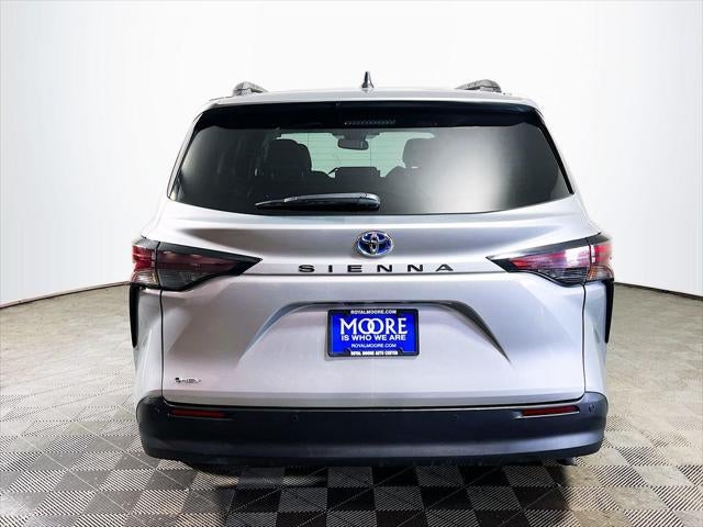 2025 Toyota Sienna XLE 8 Passenger