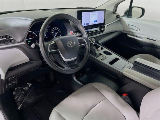 2025 Toyota Sienna XLE 8 Passenger