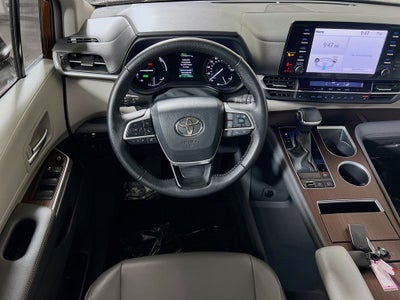 2022 Toyota Sienna XLE 8 Passenger