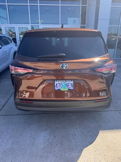2022 Toyota Sienna XLE