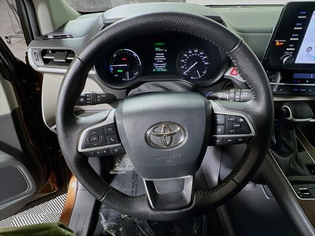 2022 Toyota Sienna XLE 8 Passenger