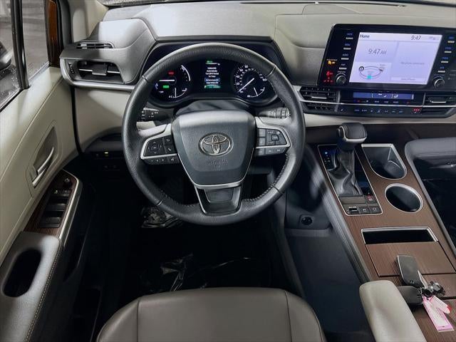 2022 Toyota Sienna XLE 8 Passenger