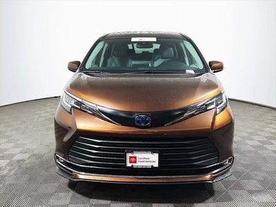 2022 Toyota Sienna XLE 8 Passenger