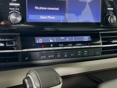 2024 Toyota Sienna XLE 8 Passenger