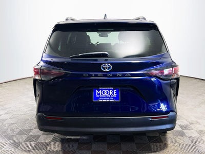 2024 Toyota Sienna XLE 8 Passenger