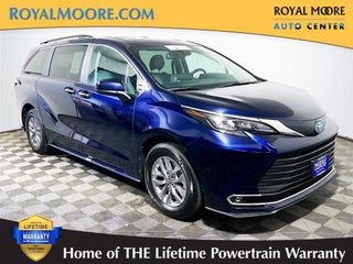 2024 Toyota Sienna XLE 8 Passenger
