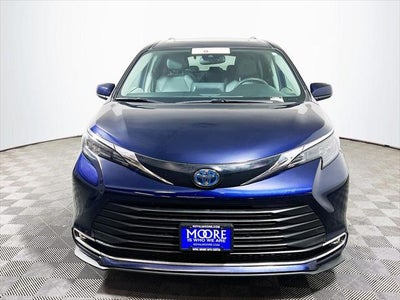 2024 Toyota Sienna XLE 8 Passenger