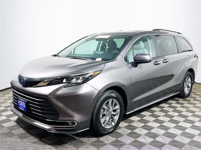 2024 Toyota Sienna XLE