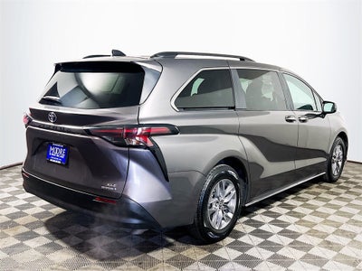 2024 Toyota Sienna XLE