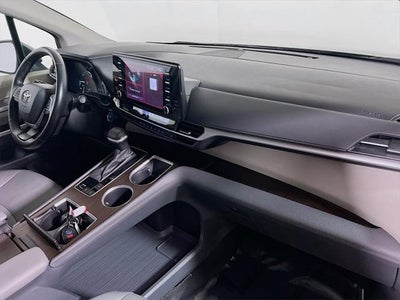2024 Toyota Sienna XLE