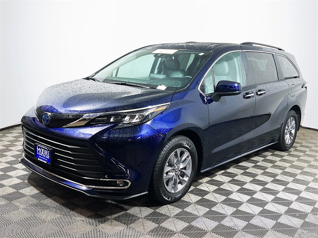 2024 Toyota Sienna XLE