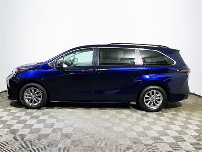 2024 Toyota Sienna XLE