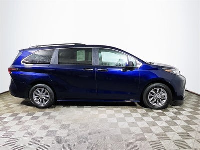2024 Toyota Sienna XLE