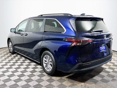 2024 Toyota Sienna XLE