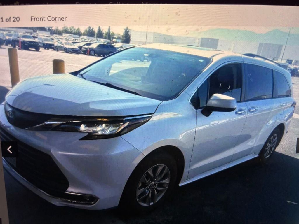 2023 Toyota Sienna XLE 8 Passenger