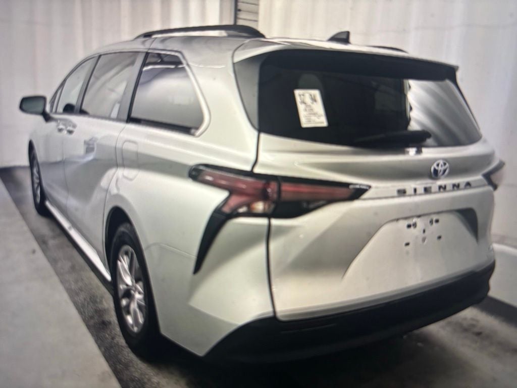 2024 Toyota Sienna XLE 8 Passenger