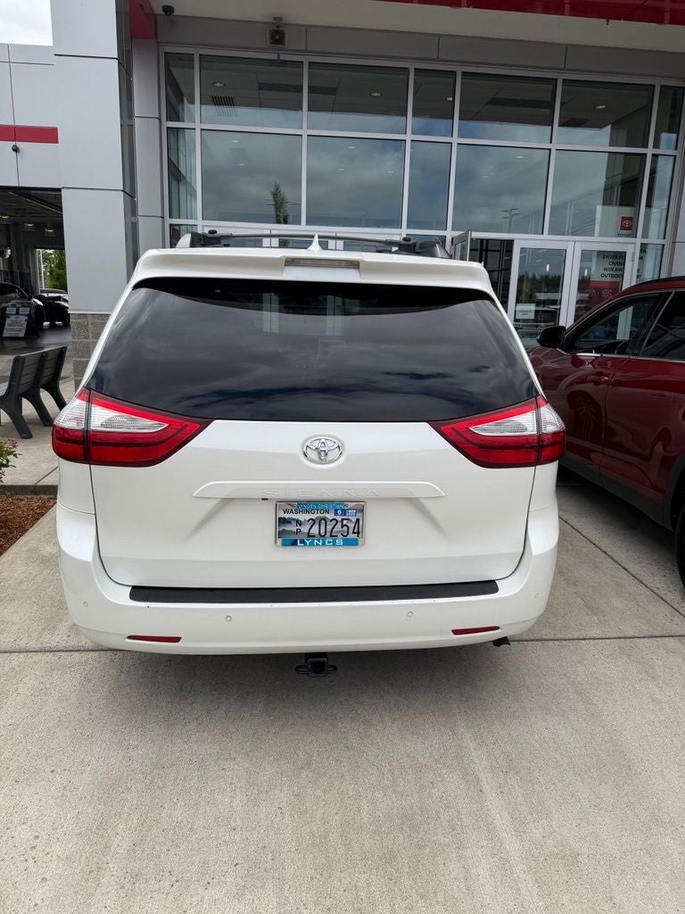 2018 Toyota Sienna XLE 8 Passenger