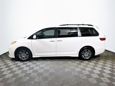 2018 Toyota Sienna XLE 8 Passenger