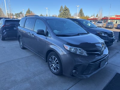 2018 Toyota Sienna Limited Premium 7 Passenger