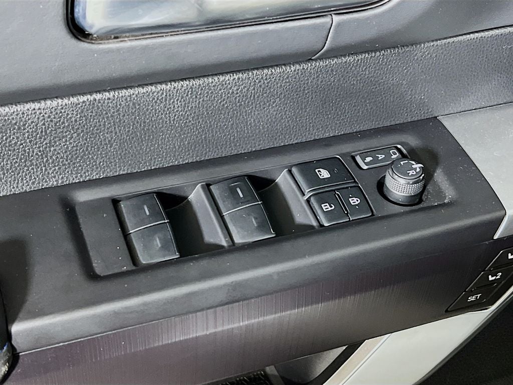 2023 Toyota Tundra Hybrid Platinum