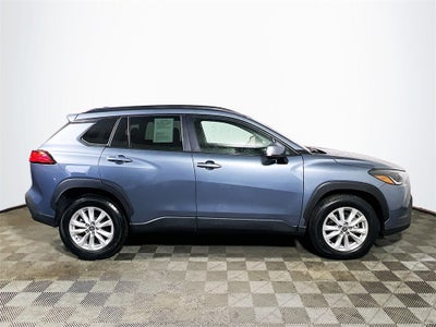2024 Toyota Corolla Cross LE