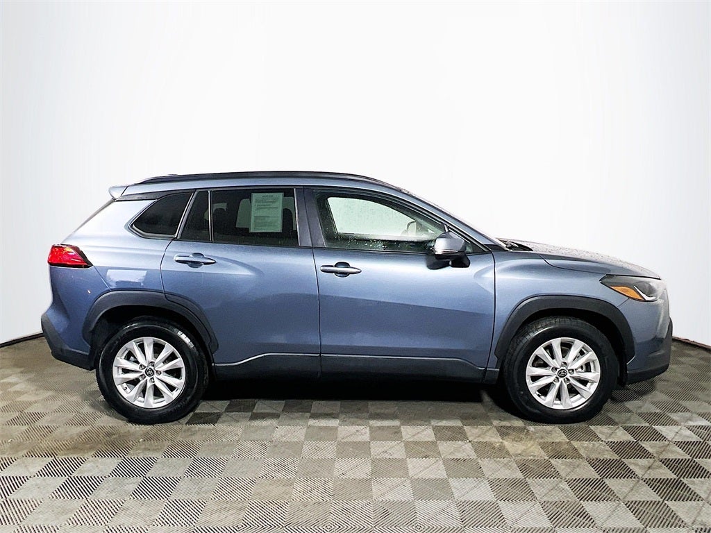 2024 Toyota Corolla Cross LE