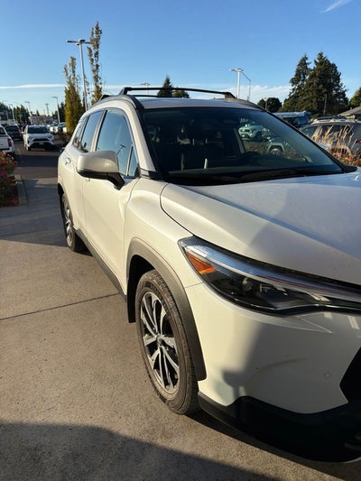 2024 Toyota Corolla Cross XLE
