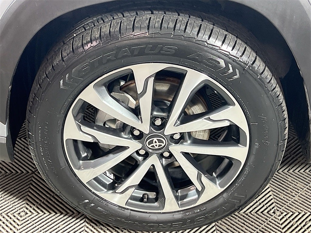 2023 Toyota Corolla Cross XLE
