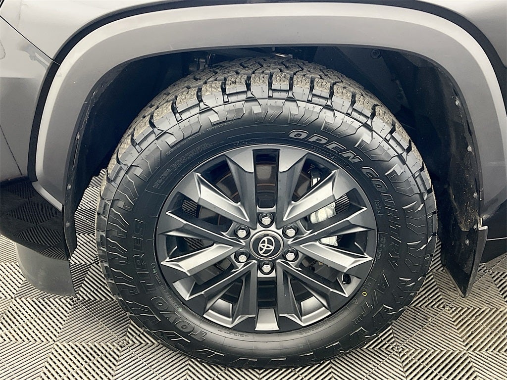 2024 Toyota Sequoia SR5