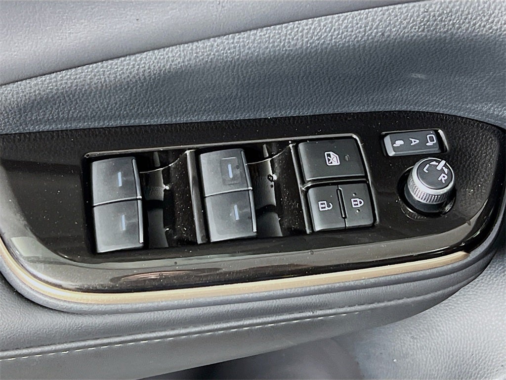 2025 Toyota Crown Signia XLE