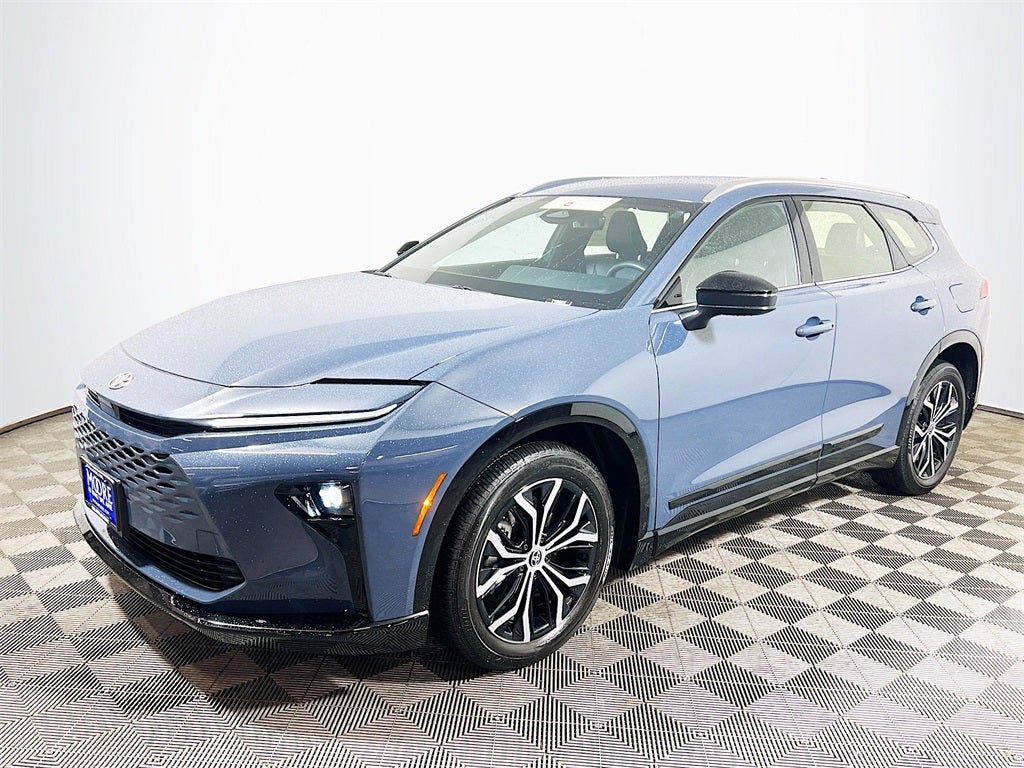 2025 Toyota Crown Signia XLE